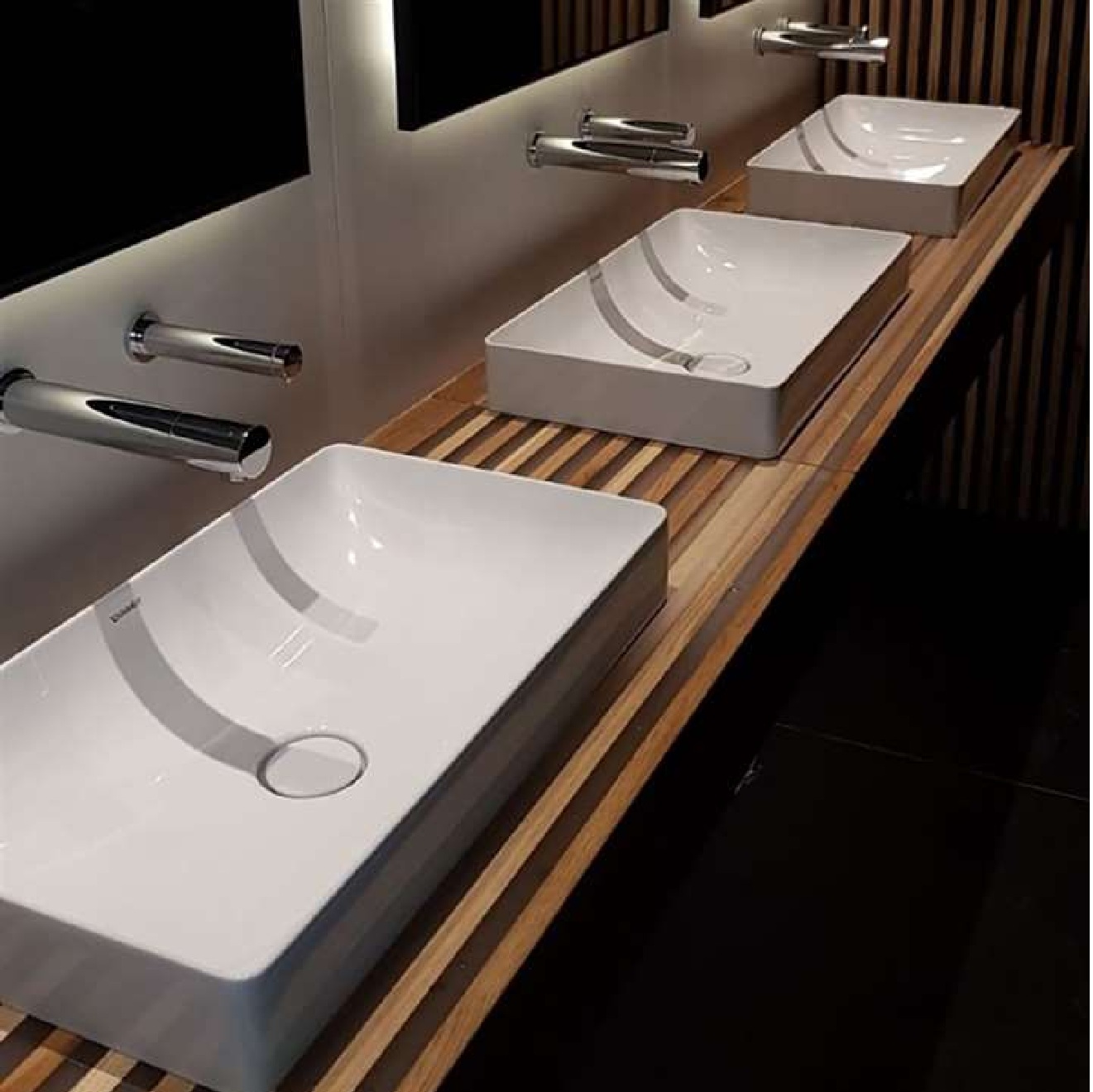 Fontana DSFD0022 vessel sink with touchless faucet and automatic soap dispenser